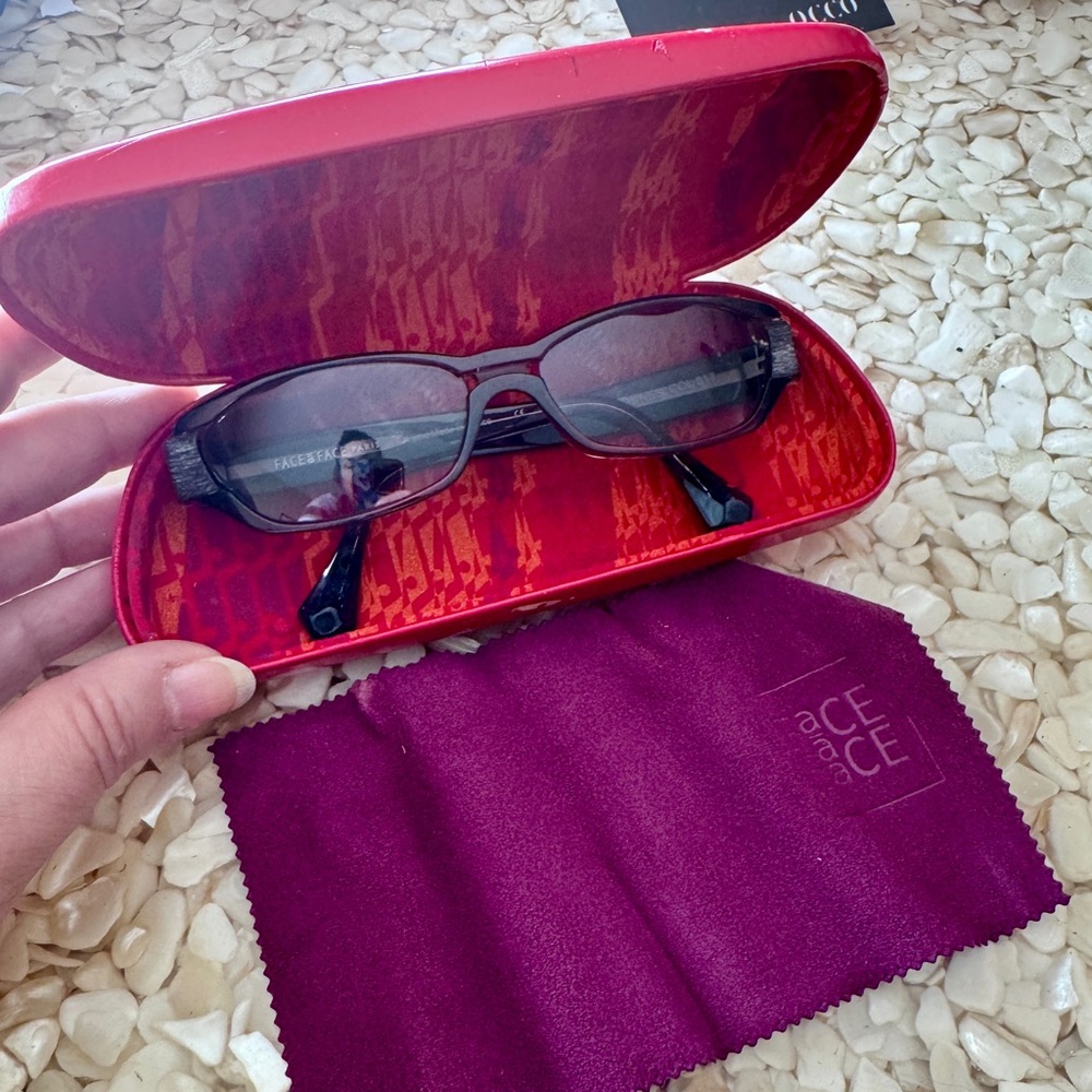 Face à Face Paris Sunglasses with Red Case